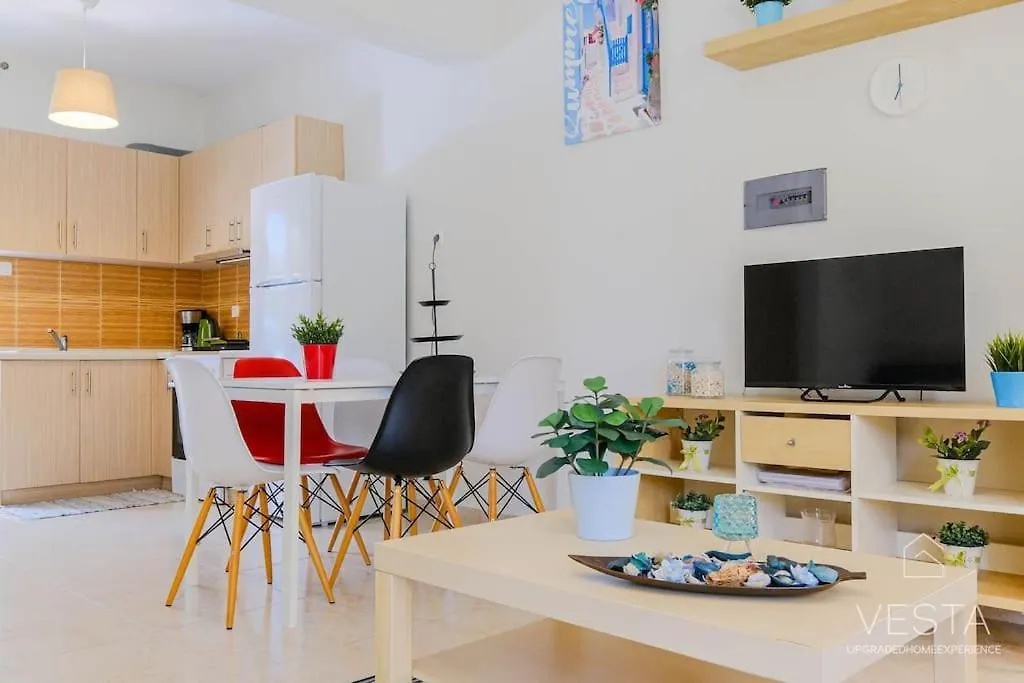 Selina 2-Bdrm Maisonette With Shared Garden, Sani Villa Sani
