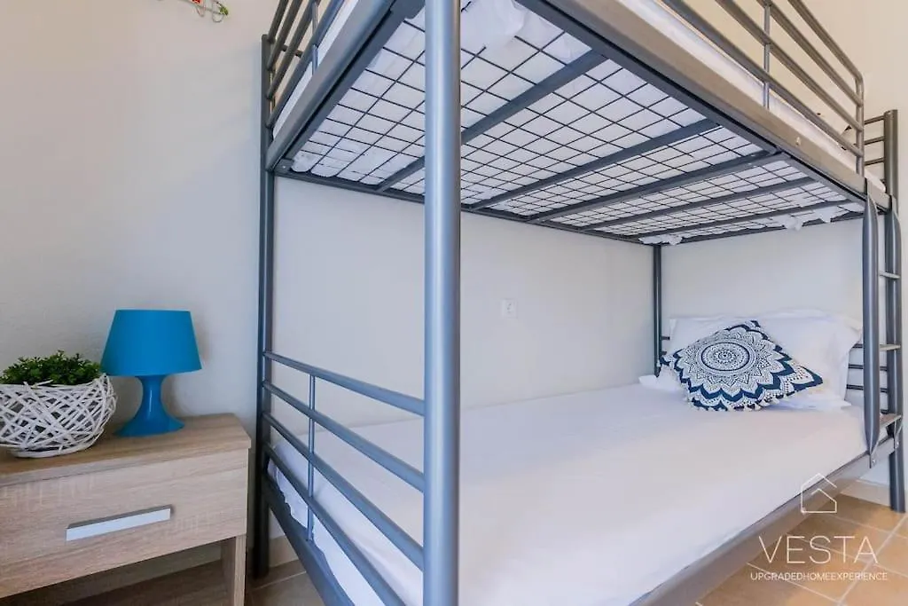 Holiday home Selina 2-Bdrm Maisonette With Shared Garden, Sani Villa Sani
