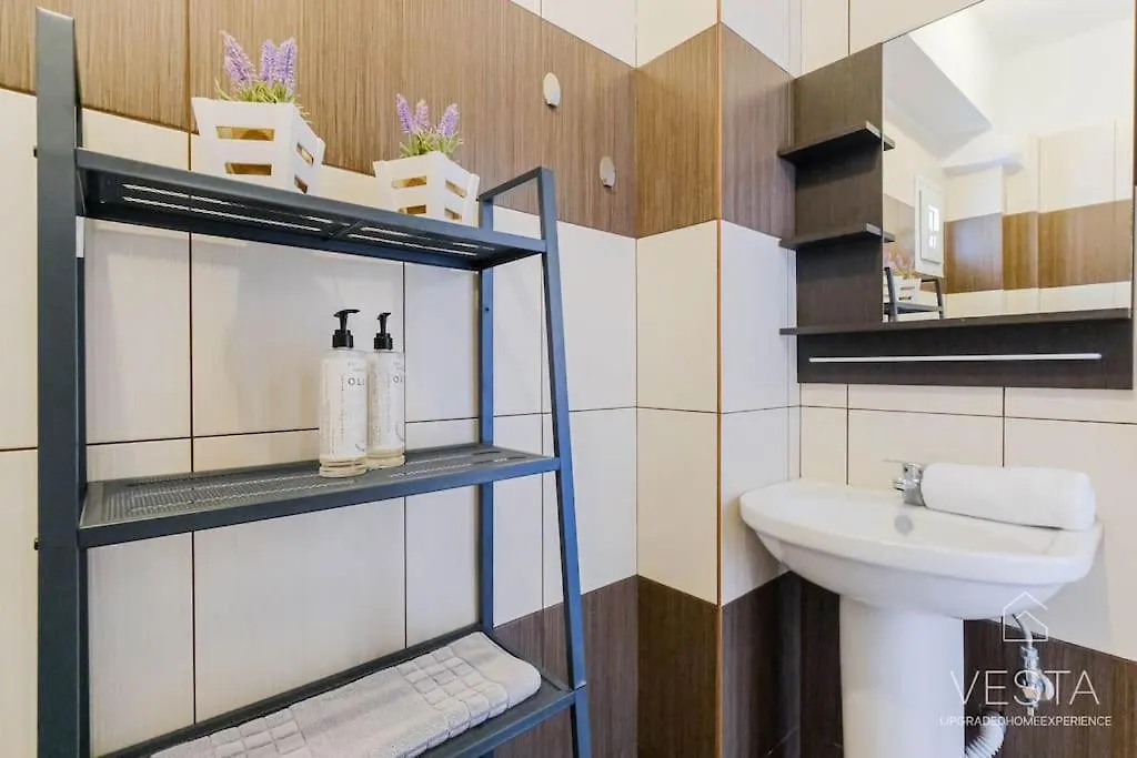 Holiday home Selina 2-Bdrm Maisonette With Shared Garden, Sani Villa Sani