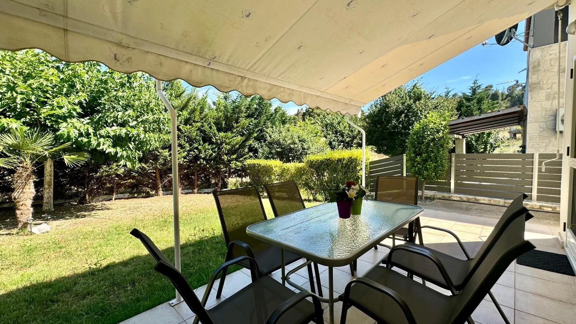 Holiday home Selina 2-Bdrm Maisonette With Shared Garden, Sani Villa Sani